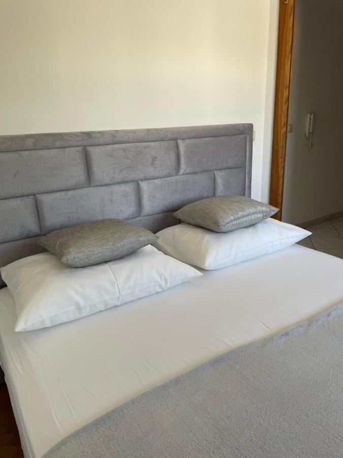 Apartments Vip สปลิท ภายนอก รูปภาพ