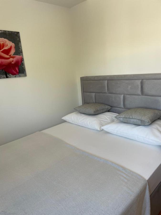 Apartments Vip สปลิท ภายนอก รูปภาพ