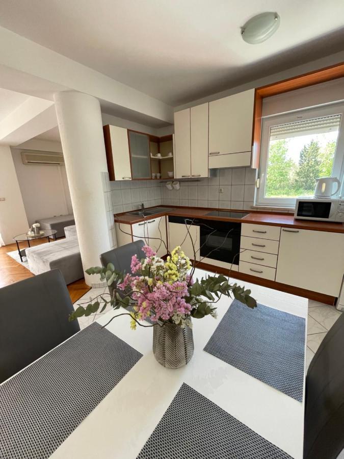 Apartments Vip สปลิท ภายนอก รูปภาพ