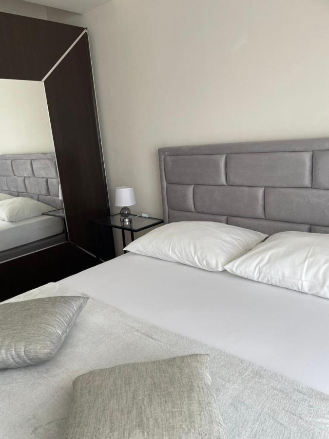 Apartments Vip สปลิท ภายนอก รูปภาพ