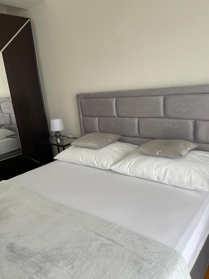 Apartments Vip สปลิท ภายนอก รูปภาพ